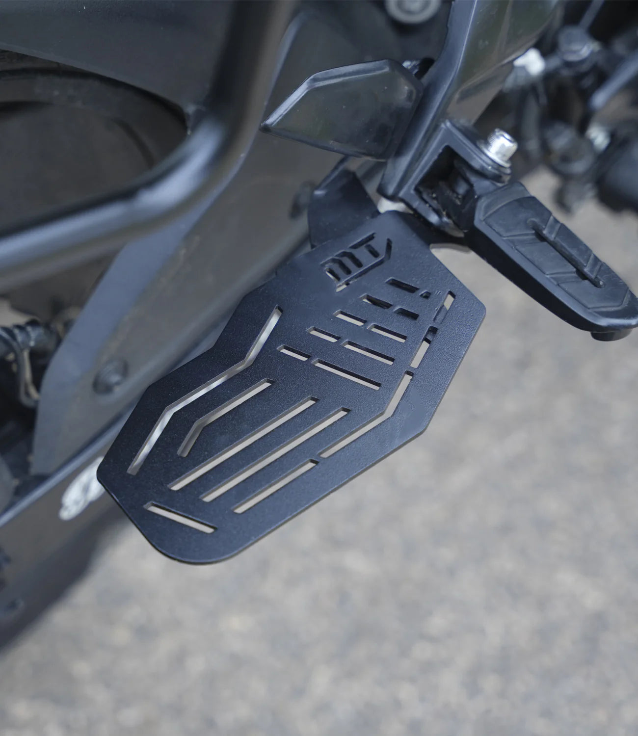 MOTO TORQUE PULSAR NS200 - FOOTREST (SET)