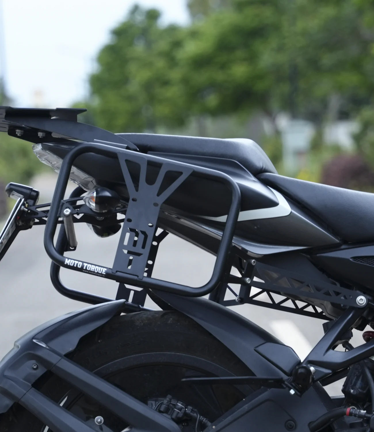 MOTO TORQUE PULSAR NS200 - SADDLE STAY