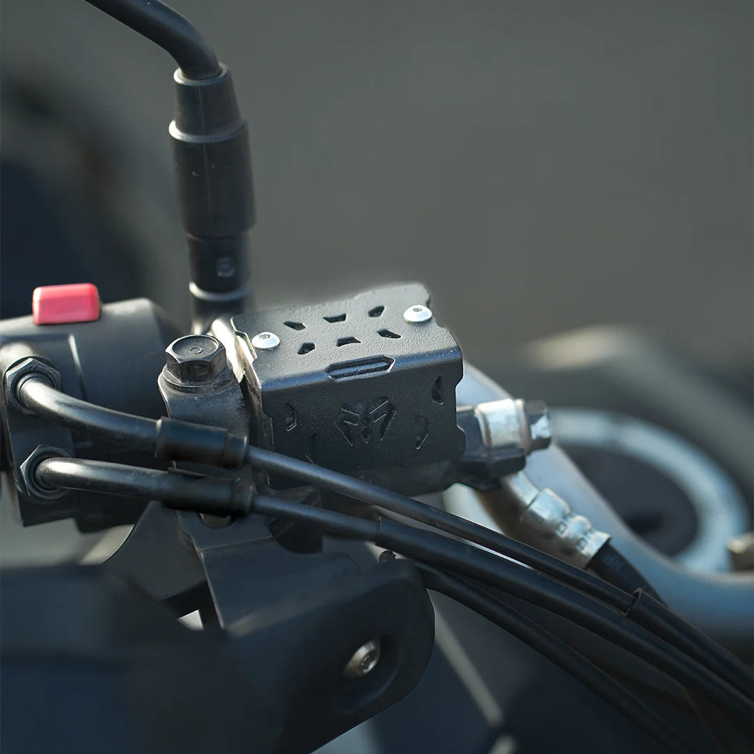 MOTO TORQUE FRONT MASTER CYLINDER GUARD MS BLACK FOR HONDA CB 200X