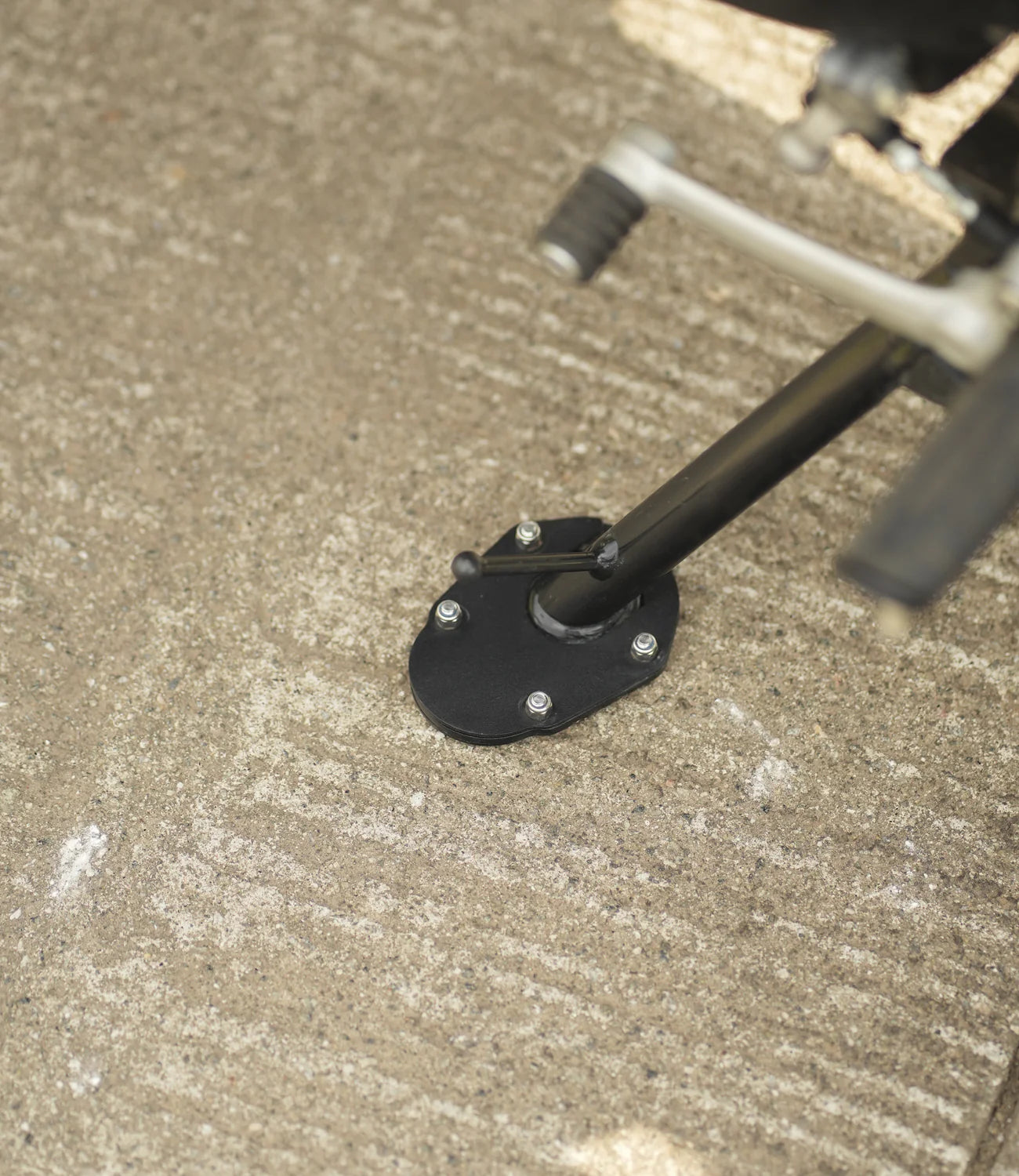 MOTO TORQUE SIDE STAND EXTENDER FOR TRIUMPH SPEED 400