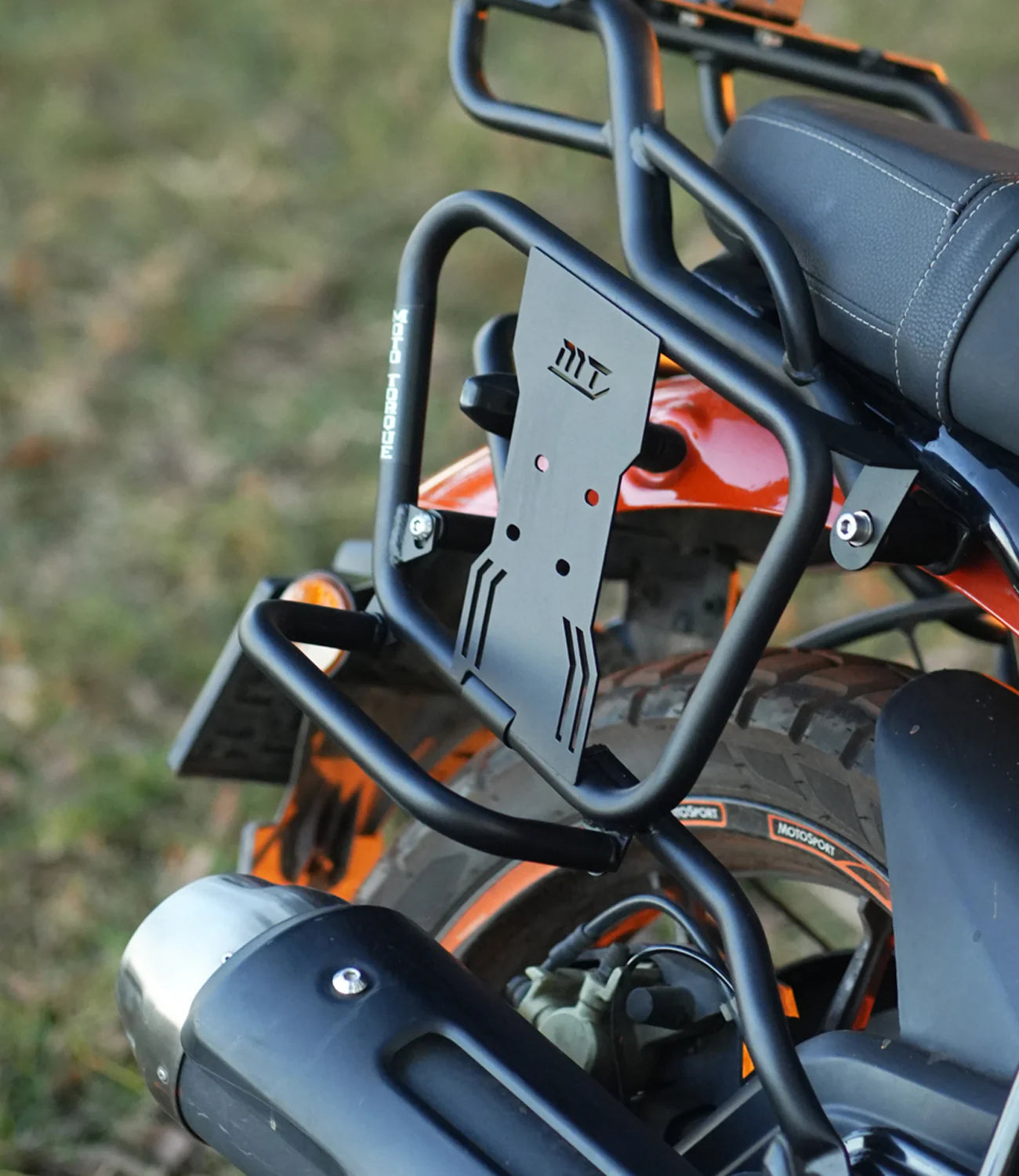 MOTO TORQUE TVS RONIN - SADDLE STAY