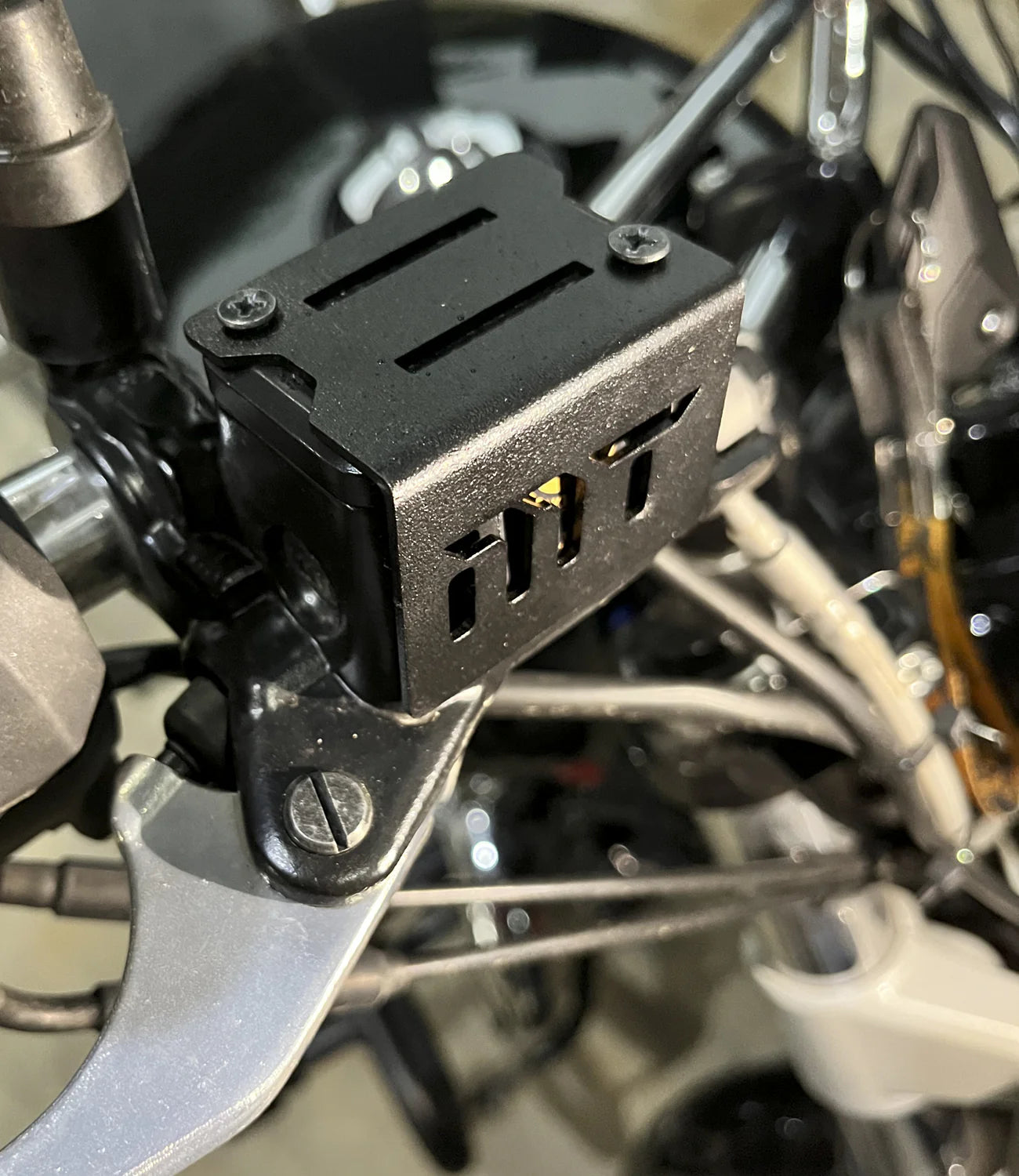 MOTO TORQUE INTERCEPTOR 650 / GT 650 - DISK OIL CAP