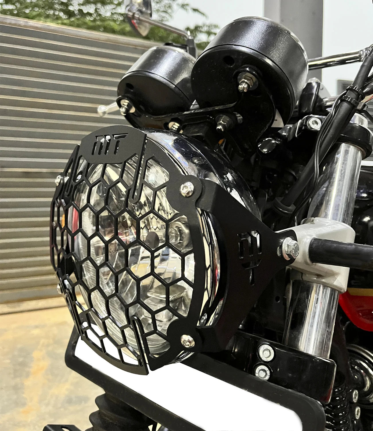 MOTO TORQUE INTERCEPTOR 650 / GT 650 - HEADLIGHT GRILL