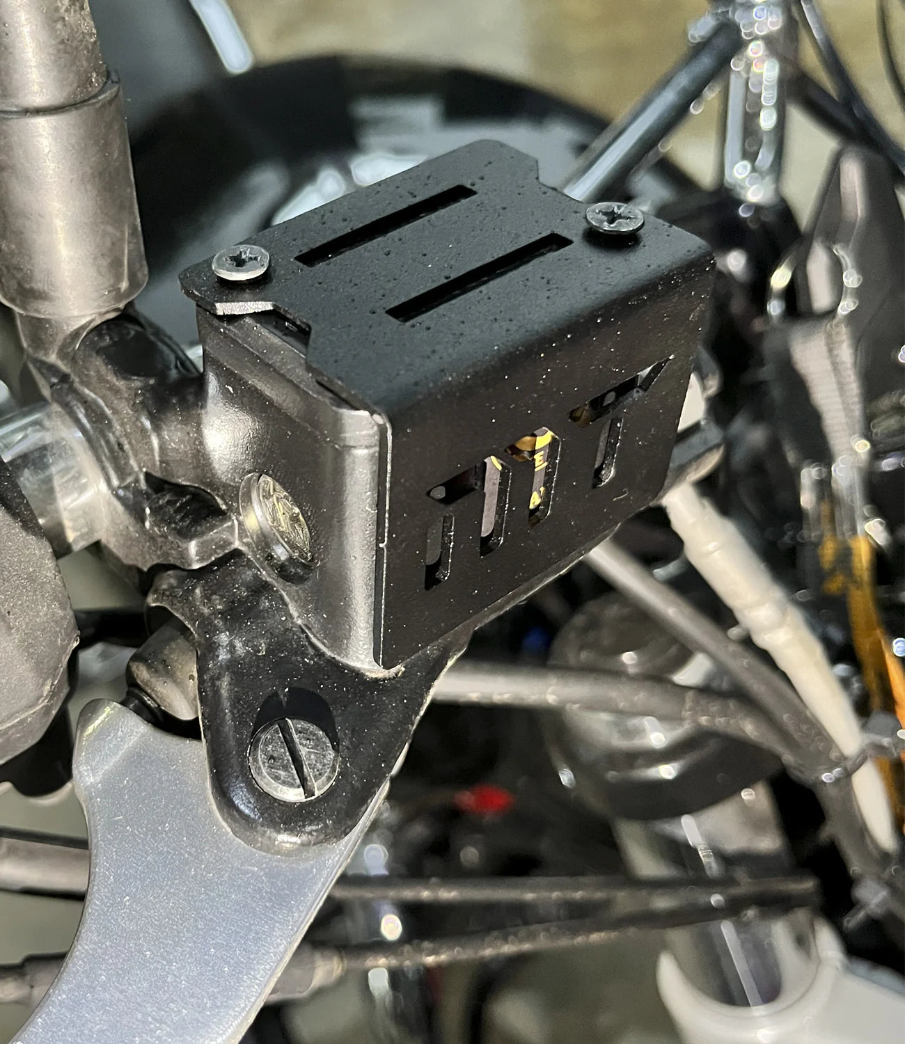 MOTO TORQUE INTERCEPTOR 650 / GT 650 - DISK OIL CAP