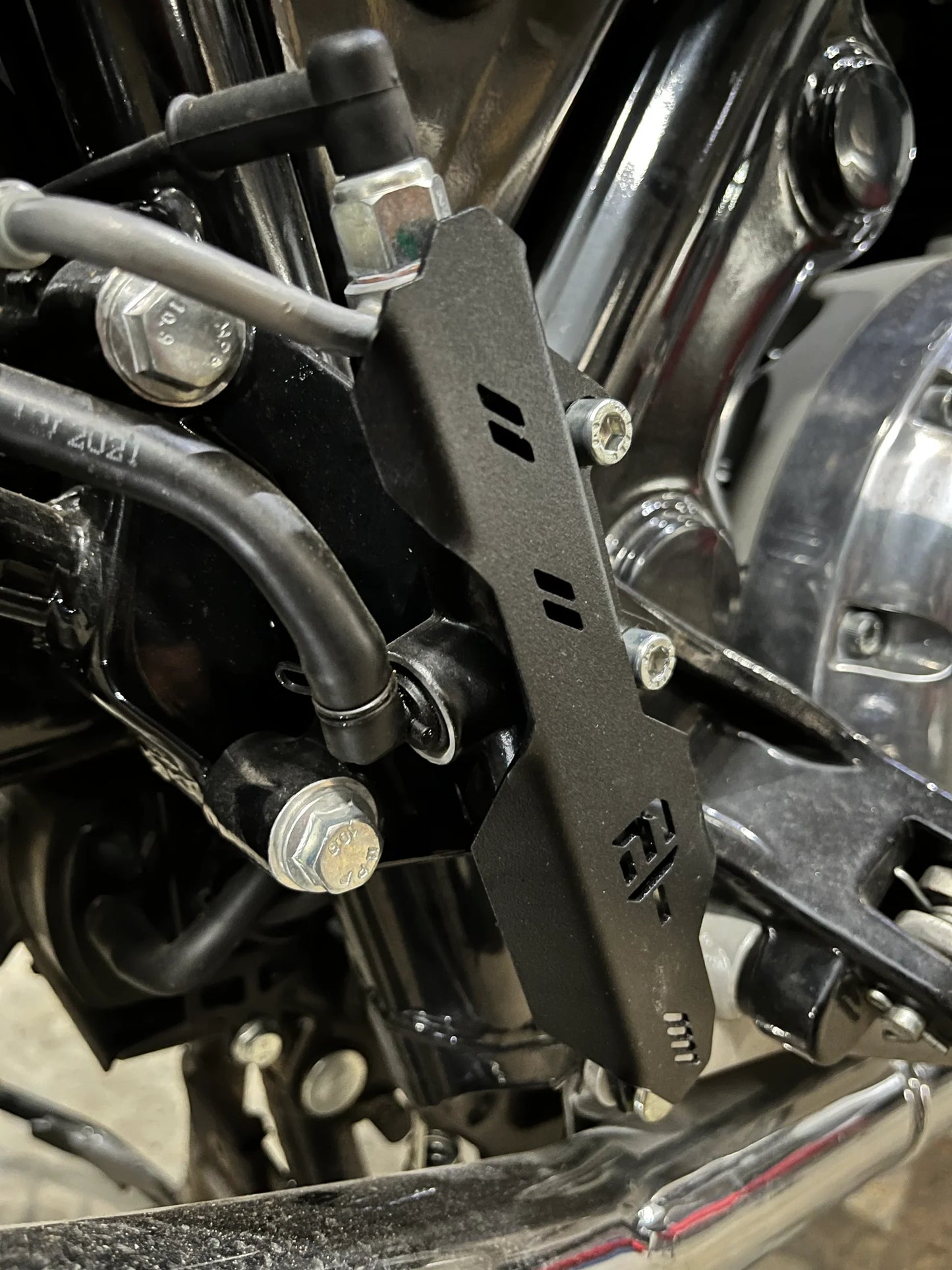 MOTO TORQUE INTERCEPTOR 650 / GT 650 - REAR MASTER CYLINDER GUARD