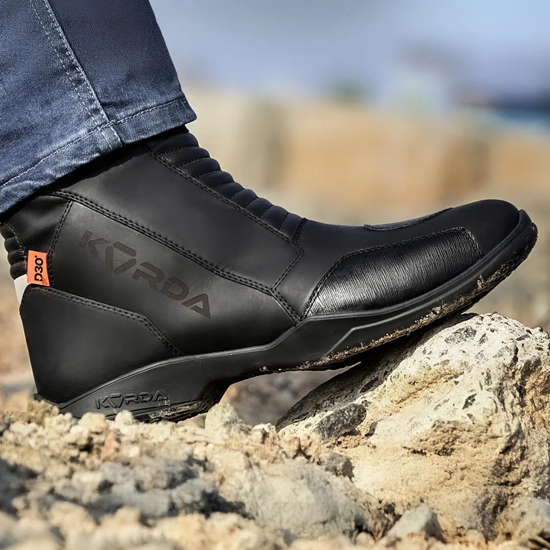 KORDA TOURMASTER LOW RIDING BOOTS WITH D3O - BLACK