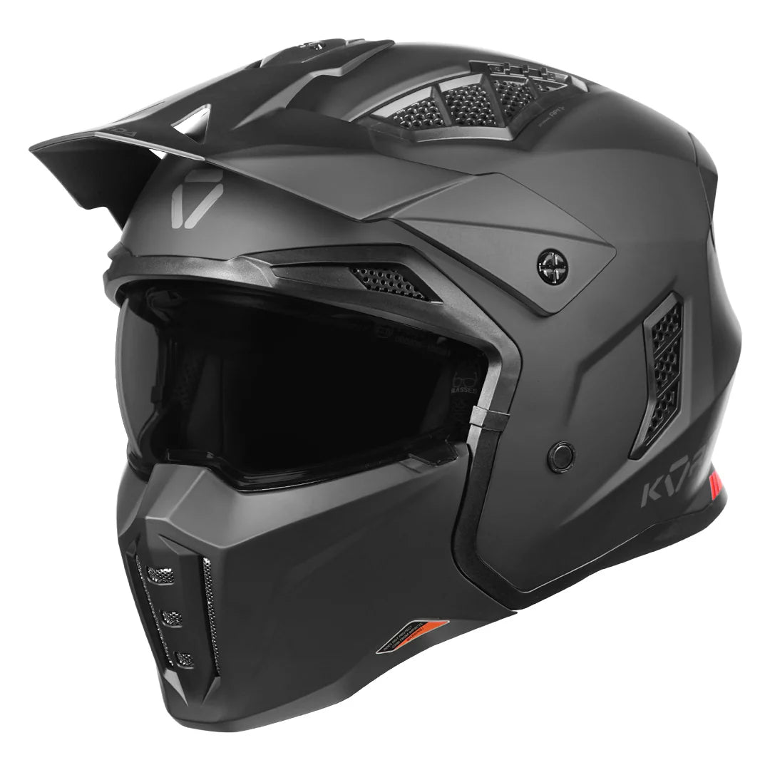 KORDA STROMTROOPER SOLID HELMET - MATT BLACK