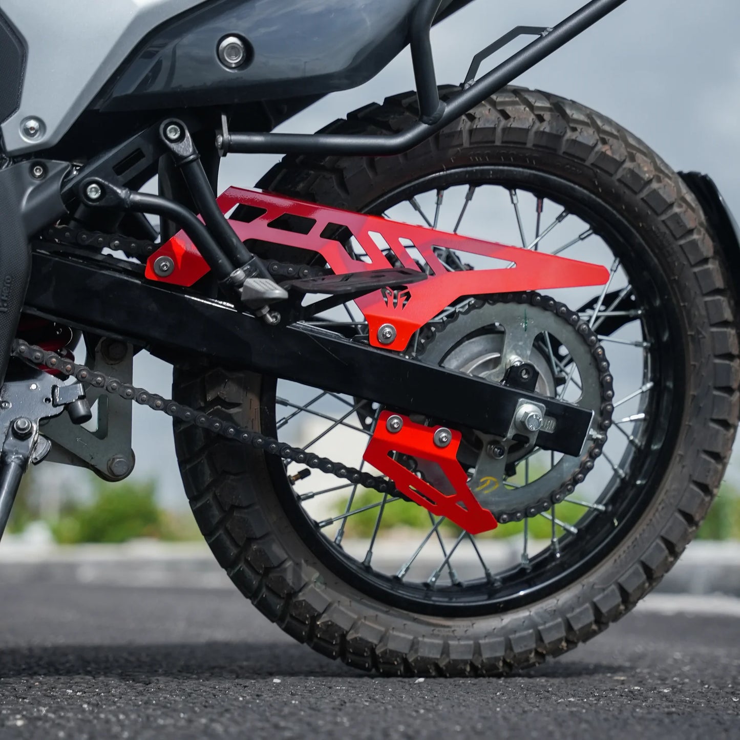 MOTO TORQUE CHAIN GUARD RED FOR XPULSE 210