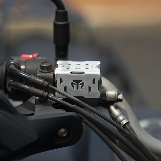 MOTO TORQUE FRONT MASTER CYLINDER GUARD (SS) HONDA CB 200X